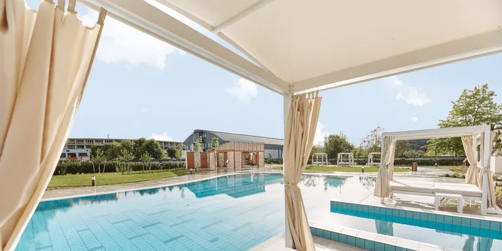 Rodinný pobyt v maďarském Hévízu: wellness, léčivá voda, polopenze a 2 děti do 4,99 let zdarma