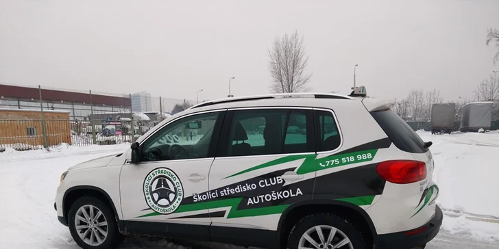 Poukaz na řidičský průkaz B nebo na motorku v hodnotě 2500 nebo 5000 Kč, zbytek doplatíte na místě