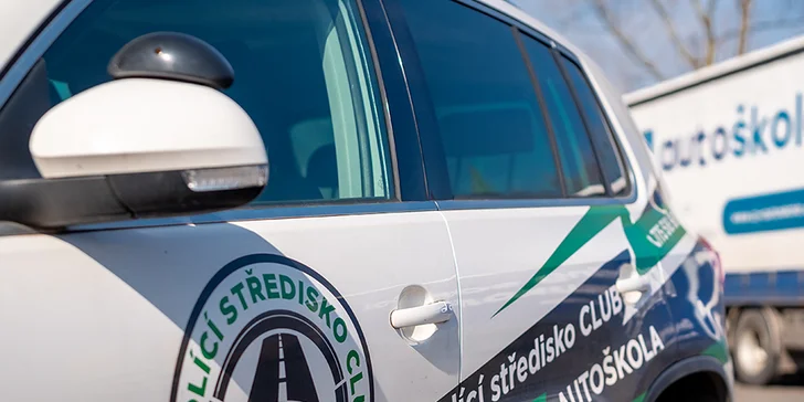 Poukaz na řidičský průkaz B nebo na motorku v hodnotě 2500 nebo 5000 Kč, zbytek doplatíte na místě