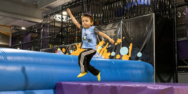 Mnoho zábavy pod jednou střechou: motokáry, multiball i jump arena ve Fun Areně Cheb