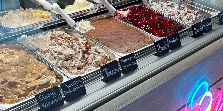 Gelato bubble dle výběru pro jedno či dva z rodinné zmrzlinárny na Žižkově
