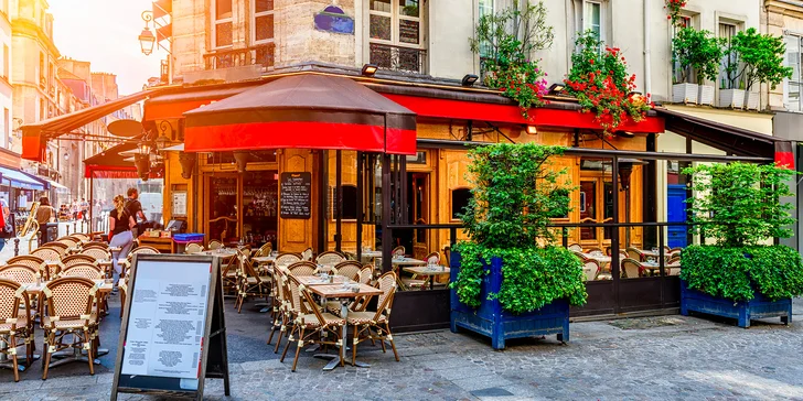 Výlet do Paříže: Montmartre, muzeum voskových figurín, dům parfémů i Eiffelovka