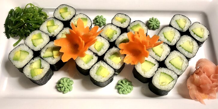 Sushi sety: 24-52 ks s okurkou, avokádem, lososem, úhořem i krevetami