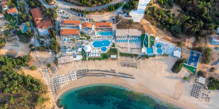 Letecky na Thassos: 5* Hotel Blue Dream Palace přímo u písečné pláže Triniti, polopenze