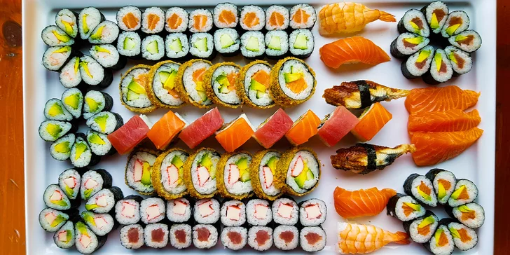 Set 46 či 101 ks sushi ze Stodolní: losos, tuňák, avokádo i rolky v tempuře