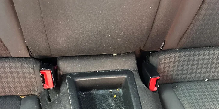 Kompletní ruční mytí vozu s tepováním sedaček v myčce Wash Cars