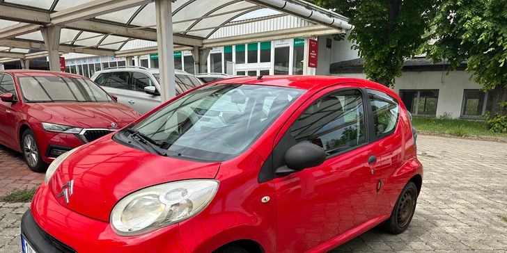 Kompletní ruční mytí vozu s tepováním sedaček v myčce Wash Cars