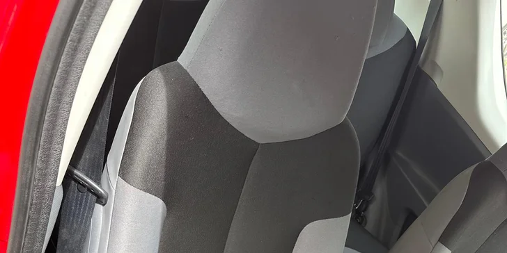 Kompletní ruční mytí vozu s tepováním sedaček v myčce Wash Cars