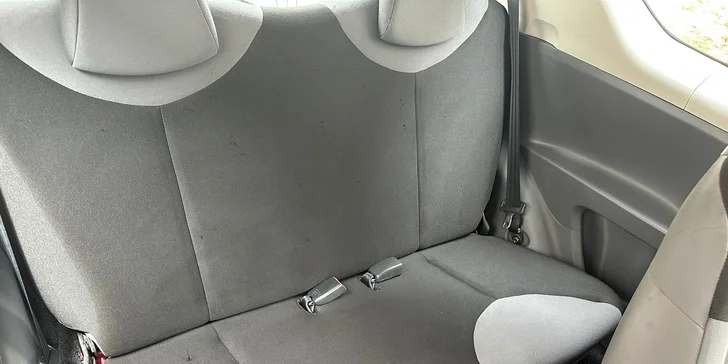 Kompletní ruční mytí vozu s tepováním sedaček v myčce Wash Cars