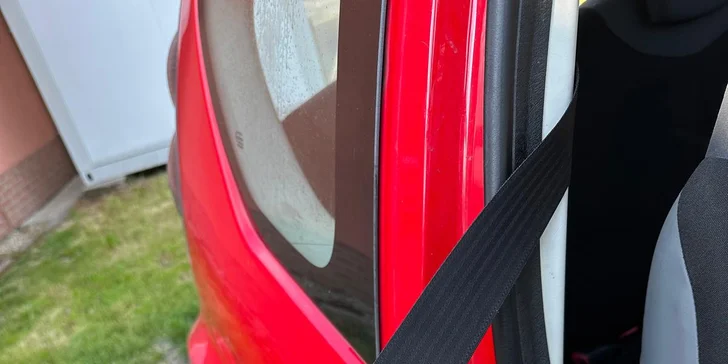 Kompletní ruční mytí vozu s tepováním sedaček v myčce Wash Cars