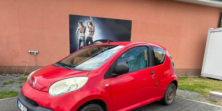 Čistá jízda: ruční mytí karoserie, čištění interiéru i servis klimatizace