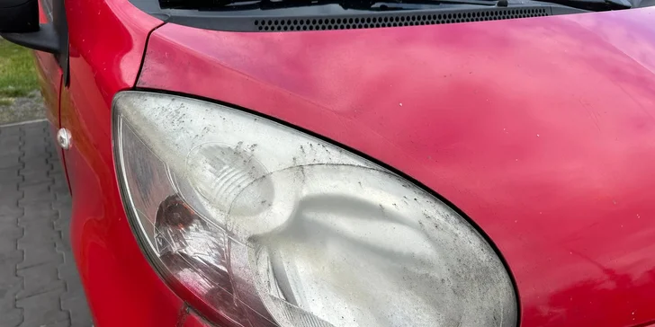 Kompletní ruční mytí vozu s tepováním sedaček v myčce Wash Cars