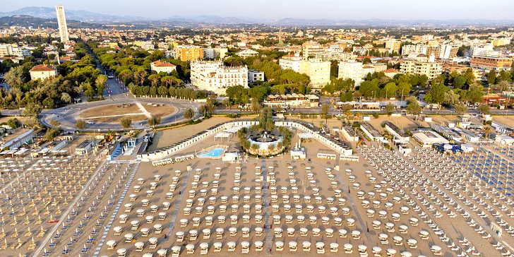 Letní dovolená v italském Rimini: 4* hotel 250 m od pláže, snídaně nebo polopenze