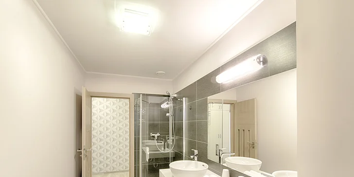 Nové apartmány v centru Karlových Varů s výhledem na Vřídelní kolonádu a dopolední vstupy do bazénu