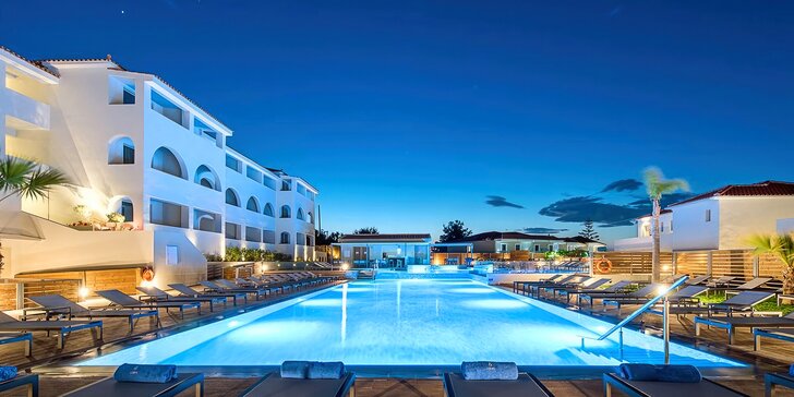 Letecky na Zakynthos: 5* hotel Azure Resort s all inclusive, bazénem a animačním programem