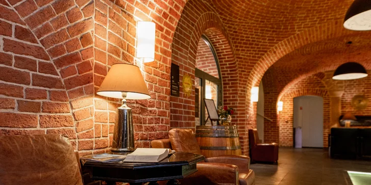 Pobyt se snídaní v centru Wrocławi: designový hotel v historické budově, varianta s vínem i parkováním