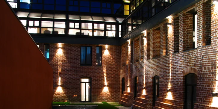 Pobyt se snídaní v centru Wrocławi: designový hotel v historické budově, varianta s vínem i parkováním