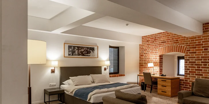 Pobyt se snídaní v centru Wrocławi: designový hotel v historické budově, varianta s vínem i parkováním