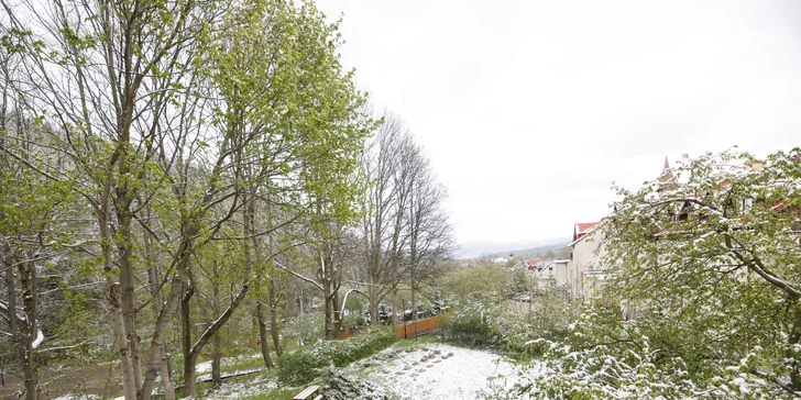 Dovolená v Karpaczi: apartmány v centru i se snídaní, kousek od Karpatky, muzea Lega i Krkonošského tajemství