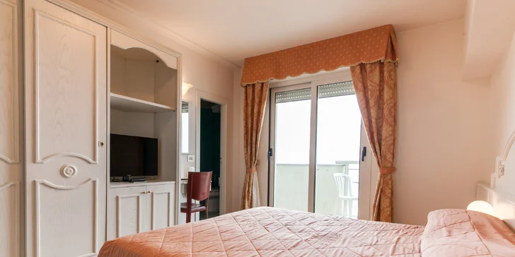 Italské přímořské město Cervia: 4* hotel 60 m od písečné pláže, snídaně, bazén a vířivka