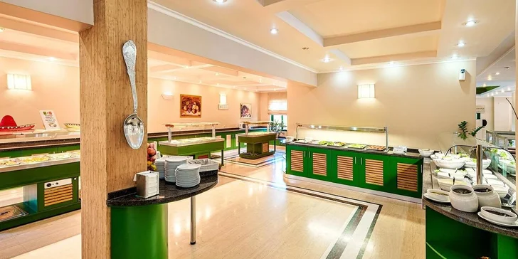 Letecky na Krétu: 4* hotel Sirios Village s all inclusive, dětský klub Čedog a bazény