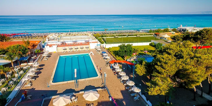 Letecky do Kalábrie: 7 nocí ve 4* hotelu Santa Caterina Village Resort & Spa s plnou penzí plus
