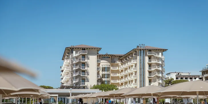 Luxus v Itálii: město Cervia, luxusní 5* pobyt přímo u písečné pláže, snídaně, varianta s 1 obědem