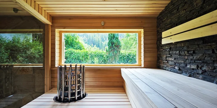 Dovolená v luxusní chatě pod Pustevnami až pro 8 osob: zahrada s grilem, sauna i koupací vířivý sud