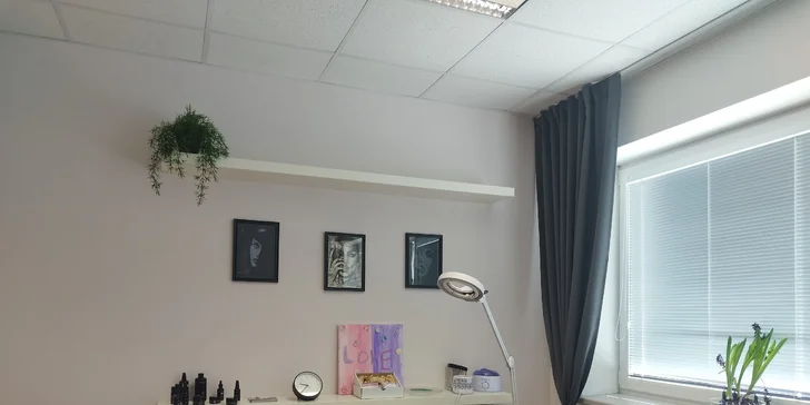 Uhrančivý pohled: laminace a barvení obočí nebo řas na 4-8 týdnů