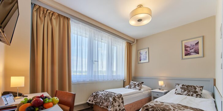 Pobyt v hotelu s největším wellness v Praze: snídaně či polopenze, bazény a sauny i fitness