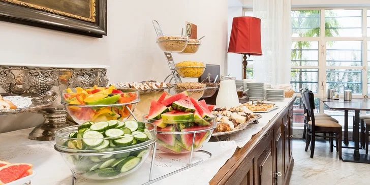 4* hotel na Starém Městě: snídaně v ceně a Karlův most za rohem
