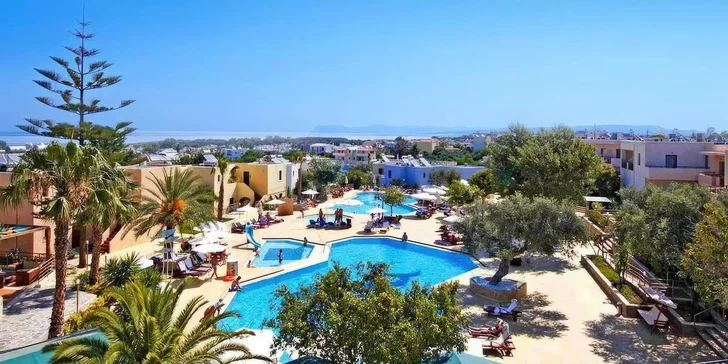 Letecky na Krétu: 4* hotel Sirios Village s all inclusive, dětský klub Čedog a bazény