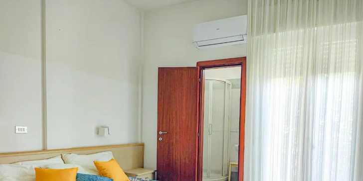 Riviera Emilia-Romagna blízko San Marina: 3*hotel u pláže, plná penze a bazén