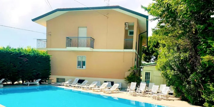 Riviera Emilia-Romagna blízko San Marina: 3*hotel u pláže, plná penze a bazén