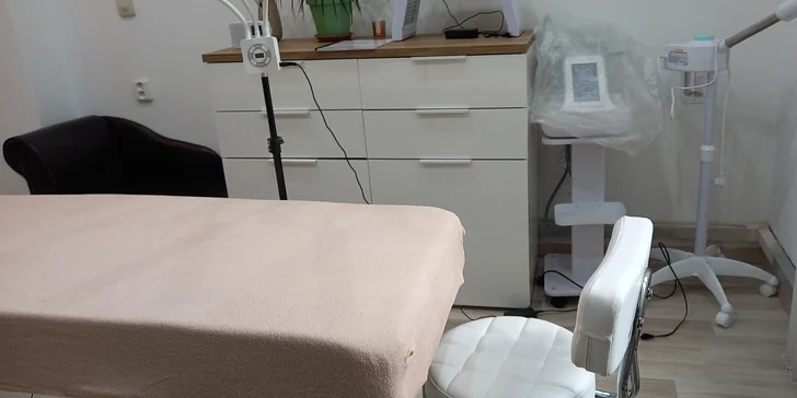 Kosmetické ošetření pleti dle výběru nebo balíček lash liftingu a laminace