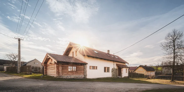 Romantický srub na Rabštejnsku: možnost vyjížďky na koních, skvělé místo pro pozorování hvězd