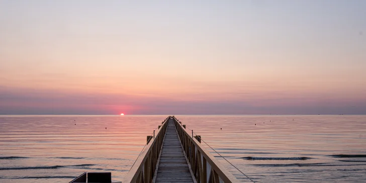 Riviera Emilia-Romagna blízko San Marina: 3*hotel u pláže, plná penze a bazén