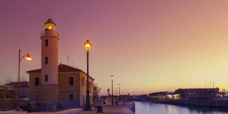Riviera Emilia-Romagna blízko San Marina: 3*hotel u pláže, plná penze a bazén