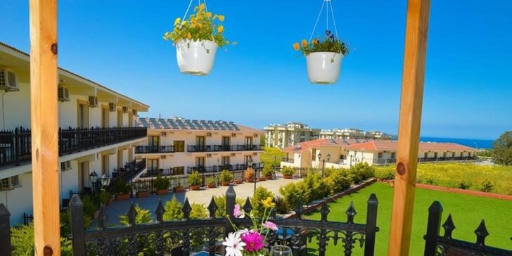 Severní Kypr letecky: 4* Hotel Riverside Garden Resort, atrakce pro děti, soukromá písečná pláž