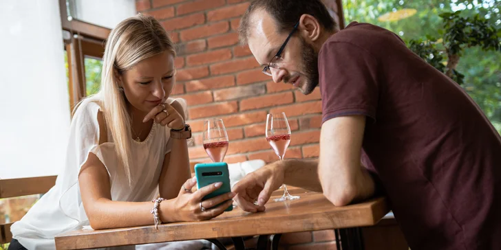 Zábava, záhady a přátelé: Venkovní únikovka Tour de Beer, Tour de Wine nebo Tajemství pokladu!
