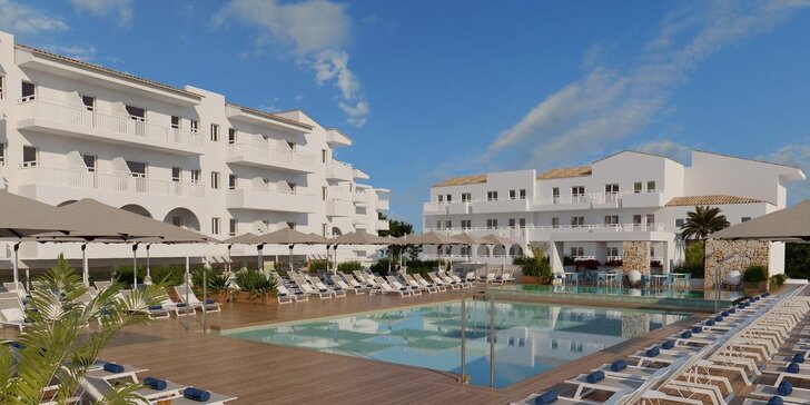 Letecky na Mallorcu: 4* hotel Barcelo Aguamarina přímo u písčité pláže s all inclusive