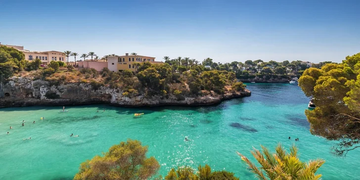 Letecky na Mallorcu: 4* hotel Barcelo Aguamarina přímo u písčité pláže s all inclusive