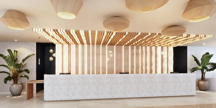 Letecky na Mallorcu: 4* hotel Barcelo Aguamarina přímo u písčité pláže s all inclusive