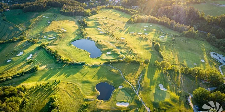 90minutový golfový kurz s profesionálním trenérem Davidem Stárkem pro 1 až 3 osoby