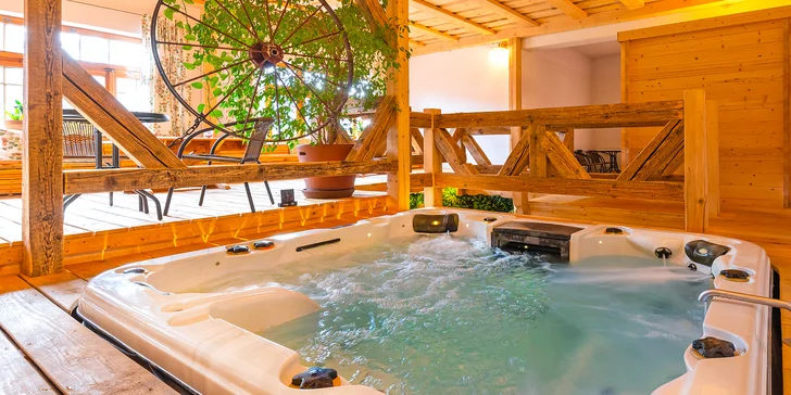 Dopřejte si relax: 120 min. privátního wellness s lahví sektu pro dva