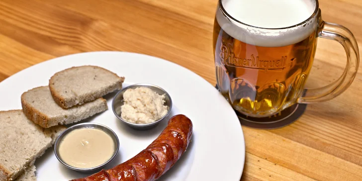 Posilněte se před fanděním: jídlo z restaurace u O2 areny pro 1 nebo 2 osoby