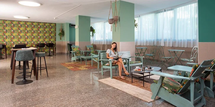 Hotel u pláže mezi Rimini a Ravennou: v ceně bazén a polopenze nebo plná penze