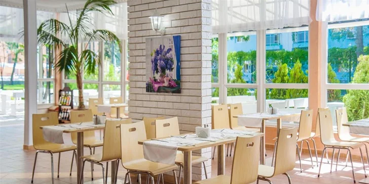 Letecky do Bulharska 3* hotel Riva, all inclusive, bazén i animační programy