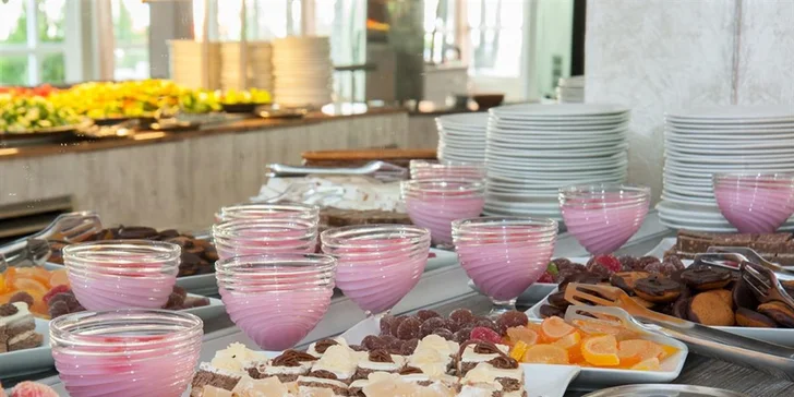 Letecky do Bulharska 3* hotel Riva, all inclusive, bazén i animační programy