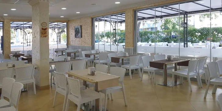 Letecky do Bulharska 3* hotel Riva, all inclusive, bazén i animační programy